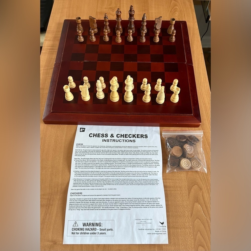 Cardinal wooden board games chess & checkers complete fold up/easy storage